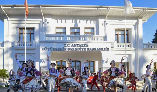 Antalya’da sanatın kalbi Kaleiçi’nde attı