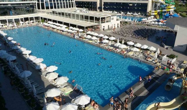 Antalya’da yaz sezonu turizmcilerin beklentilerini karşıladı