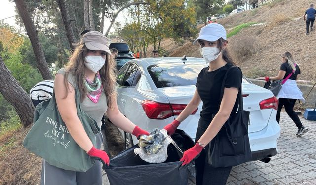 Aylarca belediye temizlemedi, vatandaş bir günde temizledi