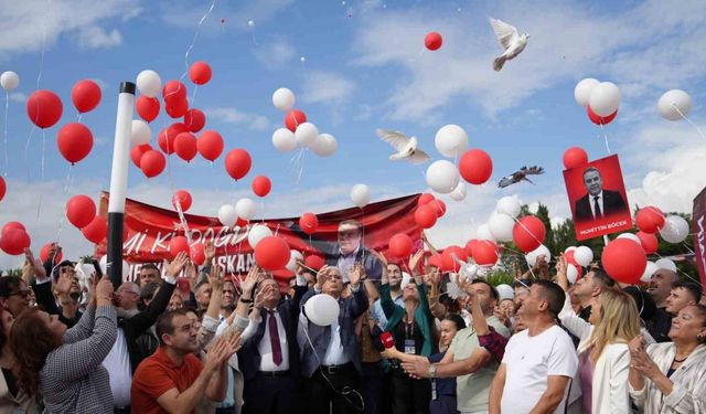 Cezaevinde bulunan eski başkan Muhittin Böcek’e gıyabında doğum günü kutlaması