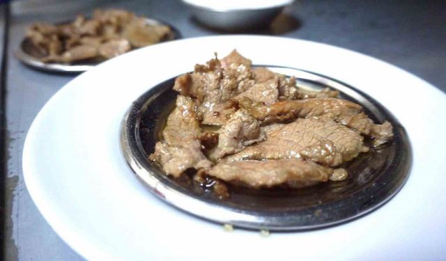 Coğrafi işaret tescilli Gölhisar kavurması 7 saniyede pişiyor, büyük ilgi görüyor