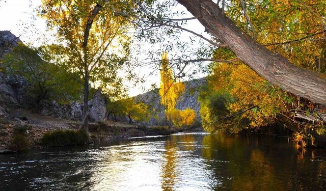Kahramanmaraş’ta kartpostallık sohbahar manzarası
