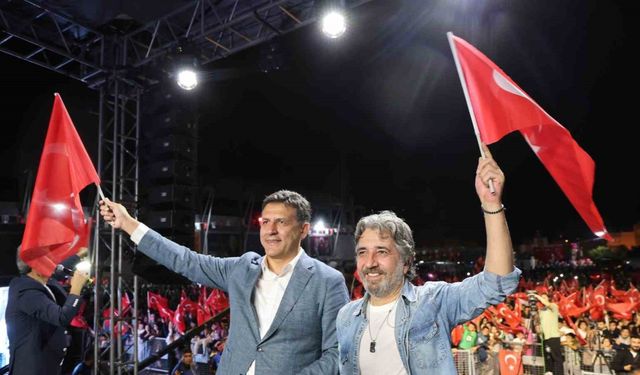 Kozan’da Ali Kınık konser verdi