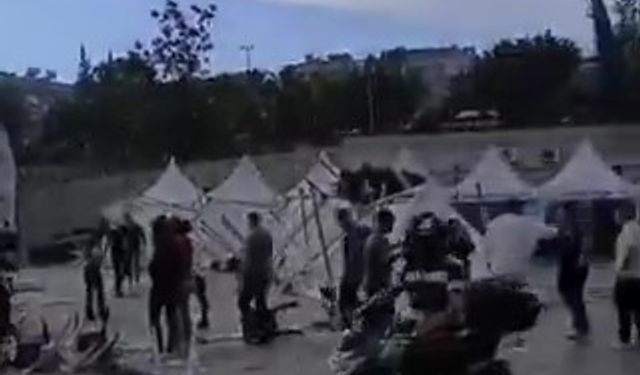 Kuvvetli rüzgar ’Kariyer Fuarı’ çadırlarını uçurdu