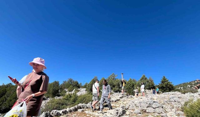 Litvanyalı turistler tarihi köye hayran kaldı