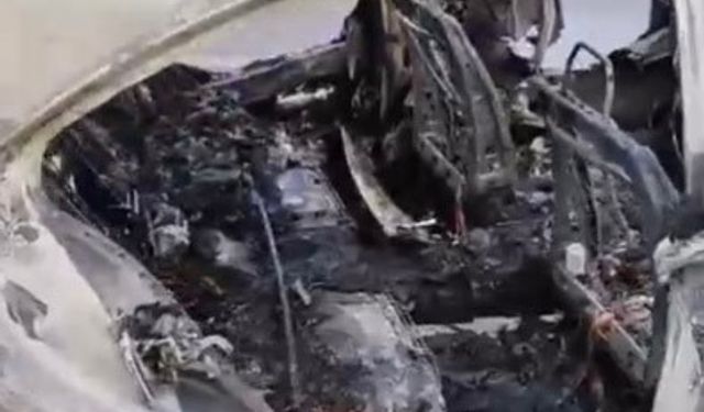Osmaniye’de yanan otomobil küle döndü