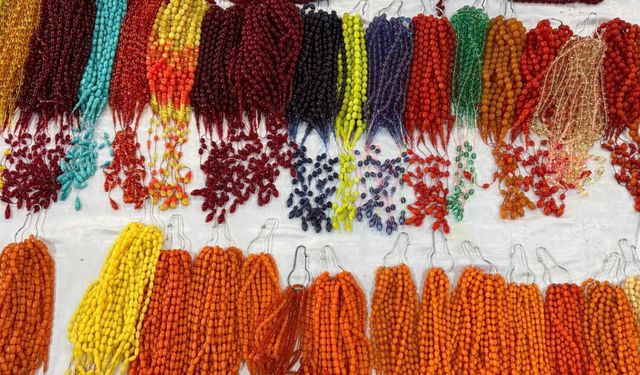 Tespih mezatı her ay binlerce koleksiyoner ve meraklıyı bir araya getiriyor