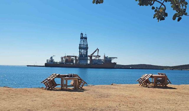 Türkiye’nin 228 metrelik denizdeki yeni gücü: ’West Draco’  limana yanaştı