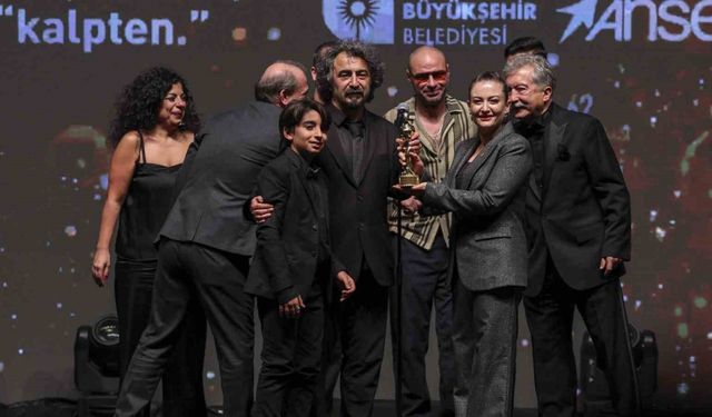 62. Altın Portakal’a ‘Tavşan İmparatorluğu’ 7 ödülle damga vurdu