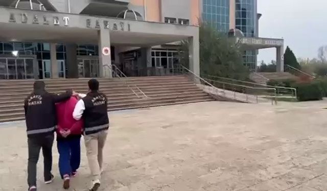 77 yıl hapis cezasıyla aranan firari şahıs, kurye kılığındaki polisin ’Yemek siparişi getirdim’ sözleriyle yakalandı