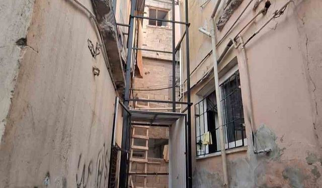 Bina dışına kurulan yük asansörü düştü: 80 yaşındaki kadın hayatını kaybetti