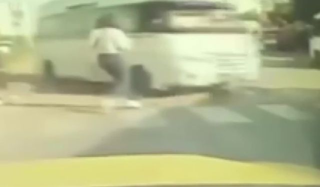 Genç kız ezilmekten son anda kurtuldu