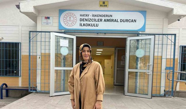Mezun olduğu okula atanan öğretmenden duygulandıran vefa