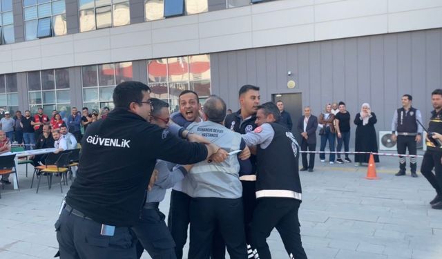 Osmaniye Eğitim ve Araştırma Hastanesi’nde afet tatbikatı gerçekleştirildi