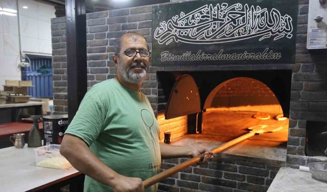 Yılların ustasının deprem anında canından önce fırın küreğini düşündüğü anlar kamerada