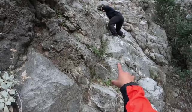 Yürüyüşe çıktıkları dağda mahsur kaldılar, yardımlarına JAK ve AFAD ekibi yetişti