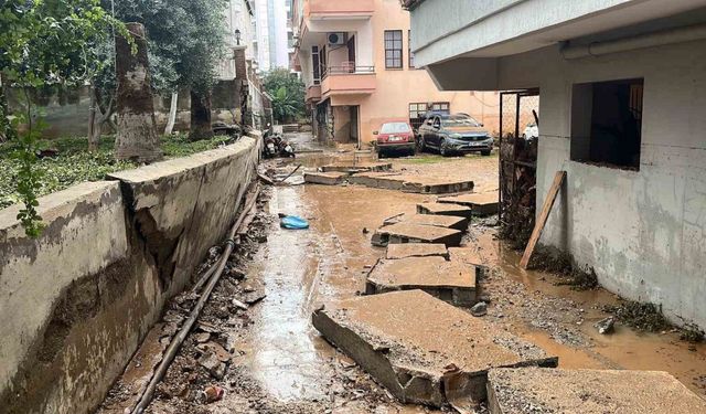 15 dakikalık yağmur Alanya’yı felç etti zararın boyutu ertesi gün ortaya çıktı