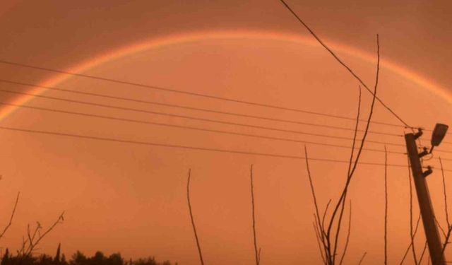 Antalya’da çiftçinin çifte gökkuşağı heyecanı kameraya yansıdı