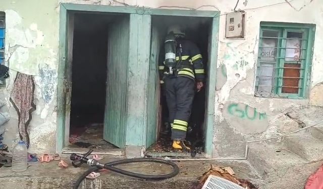 Ev yangını çevreye sıçramadan söndürüldü