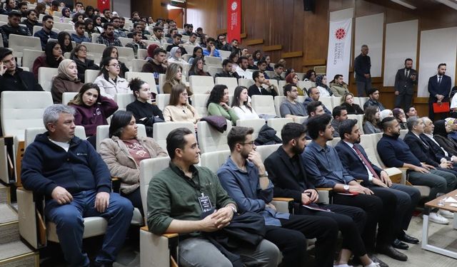 "Geleceğin Liderleri Akademisi" eğitimi düzenlendi