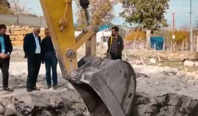 Kahramanmaraş’ta kepçeyle mozaik arandı