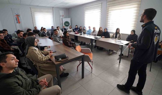 Kahramanmaraş'ta 'Pusula Maraş'tan farkındalık semineri