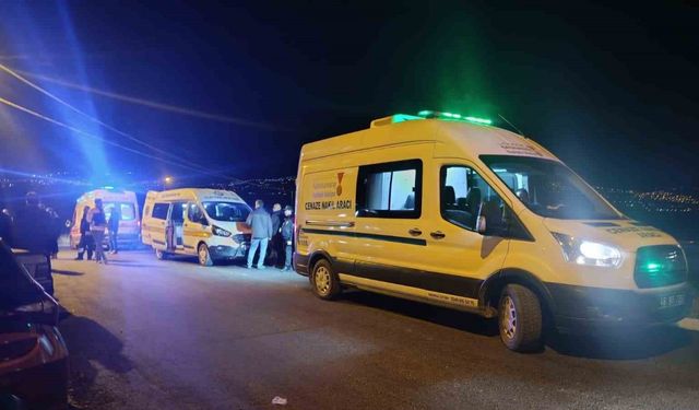 Kendisinden ayrılan kız arkadaşını evine girerken  öldürdü