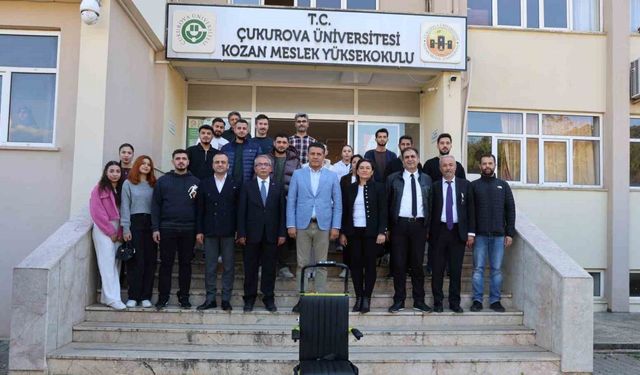 Kozan Meslek Yüksekokulu’nun merdivenlerindeki engel belediye işbirliği ile kaldırıldı