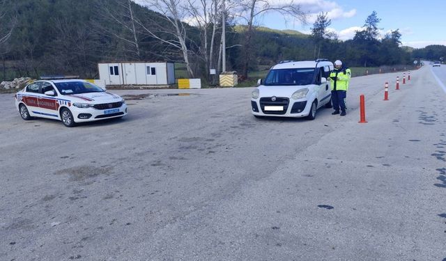 Burdur'da 1 haftada 12 bin 910 araç ve sürücü kontrol edildi