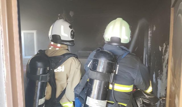 Defne'de yanan ev kullanılmaz hale geldi