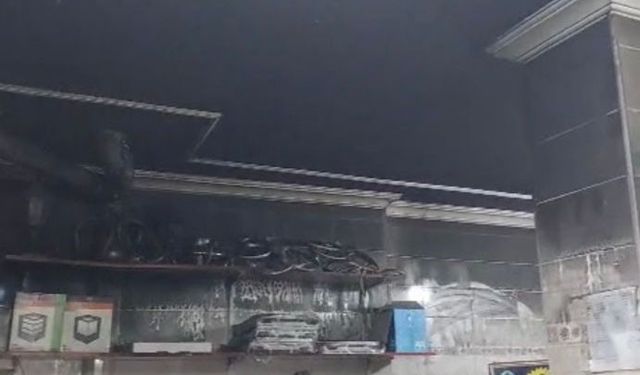 Elektrikçi dükkanında çıkan yangın söndürüldü