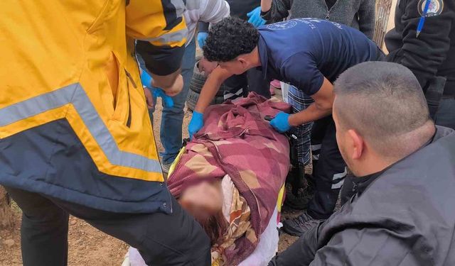 Foseptik çukuruna düşen genç kız, yardım çığlıklarına koşan vatandaşlar tarafından kurtarıldı