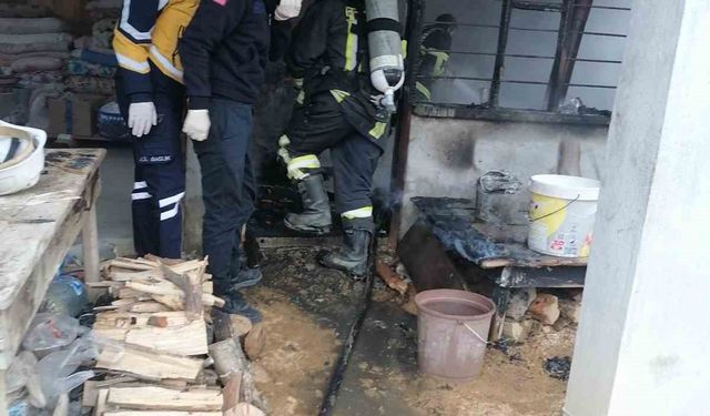 Kadirli'de ev yangını: Yaşlı adam hayatını kaybetti