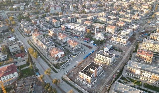 Kahramanmaraş'ta aynı açıdan çekilen görüntüler dönüşümü gözler önüne serdi