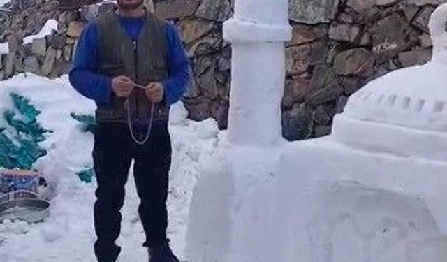 Köyüne kardan cami yaptı
