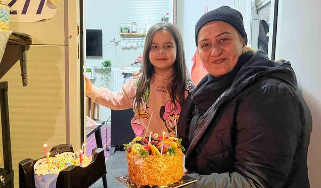 Sürpriz doğum günüyle yüzü gülen Alya'nın dileği yürekleri ısıttı