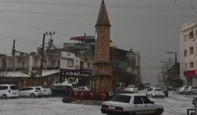 Adana'da dolu yağışı etkili oldu