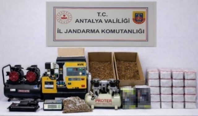 Alanya'da 17 kilogram kıyılmış tütün ele geçirildi