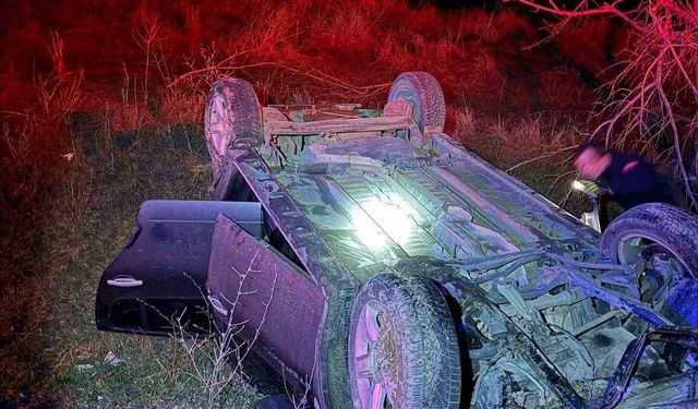 Bucak'ta otomobil takla attı: 2 yaralı