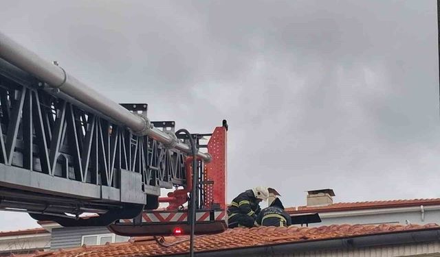 Burdur'da baca yangını itfaiye ekiplerince söndürüldü