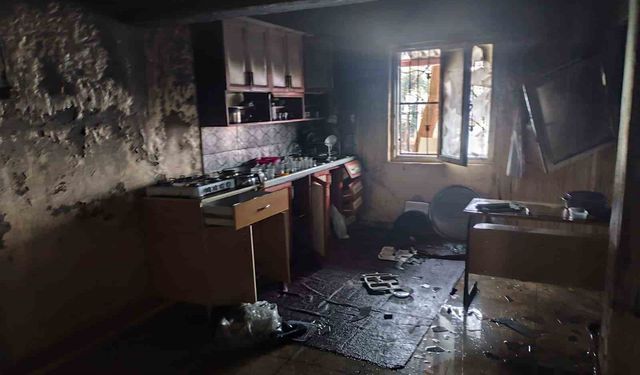 Camide çıkan yangın hasara neden oldu
