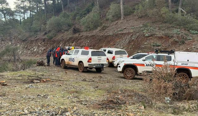 Hatay'da penceredeki sinekliği parçalayarak evden ayrılan psikolojik rahatsızlığı olan genç 5. günde aranıyor