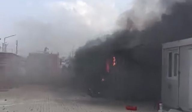 Kırıkhan'da konteyner yangını