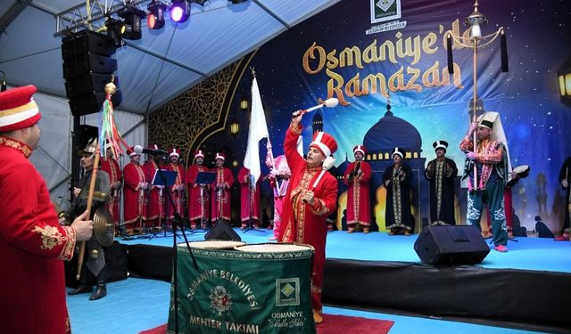 'Mehterin nefesi, Ramazan'ın sesi' Osmaniye'de sokakları şenlendirdi