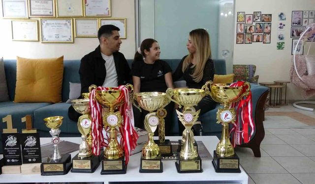 Salsa'nın minik yıldızı: 10 yaşa kupa ve madalyalar doldurdu