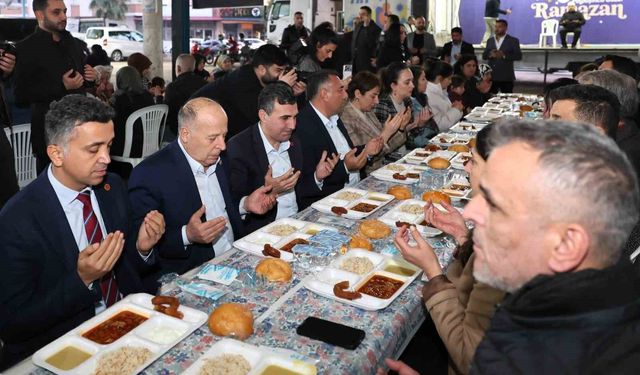 Yüreğir Belediyesi'nden Serinevler'de birlik ve beraberlik iftarı