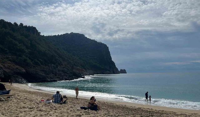 Yurt genelinde kar, Alanya'da yazdan kalma günler