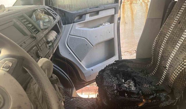 Alanya'da hafif ticari araç yangını korkuttu