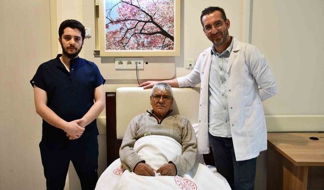 Alanya'da ULAR ameliyatıyla zorlu tümörde bağırsak devamlılığı korundu