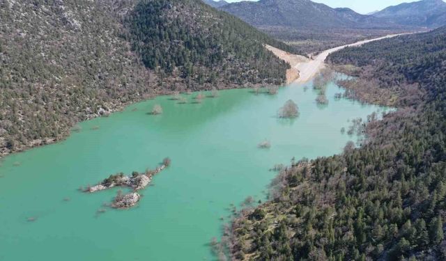 Antalya-Konya karayolunda son durum dron ile görüntülendi: 4 kilometrelik kısım sular altında